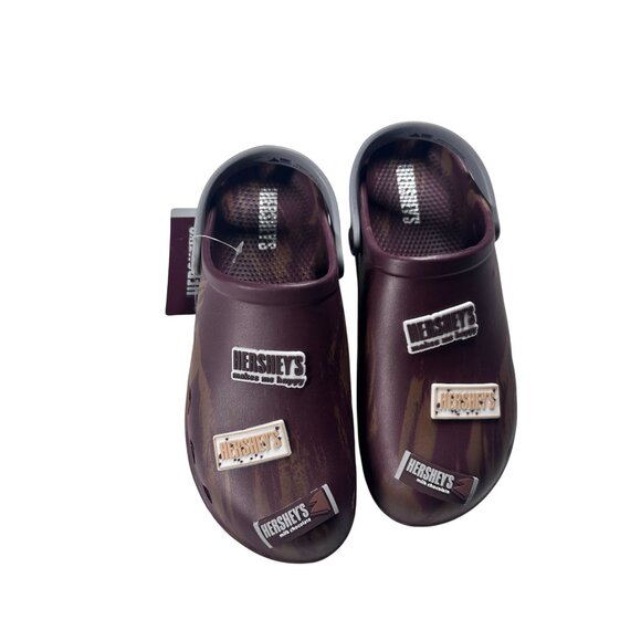 Hersheys Chocolate Themed Clogs For Youth Size 6 Brown NEW - Picture 2 of 6